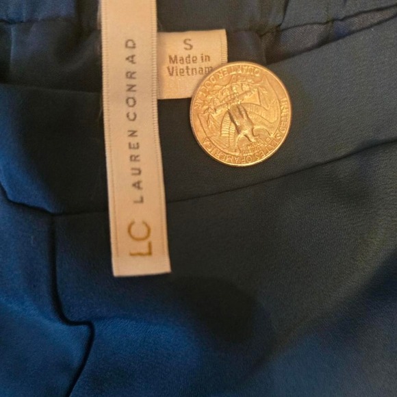 Lauren Conrad Blue Lace Scalloped Him Shorts - Picture 5 of 5